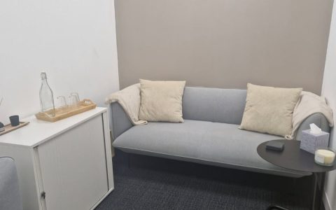 Second photo of relaxing counselling room